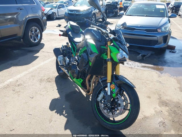 Salvage Kawasaki Zr900 Image