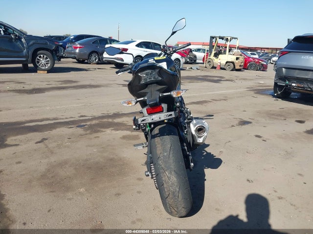 Kawasaki Zr900 M