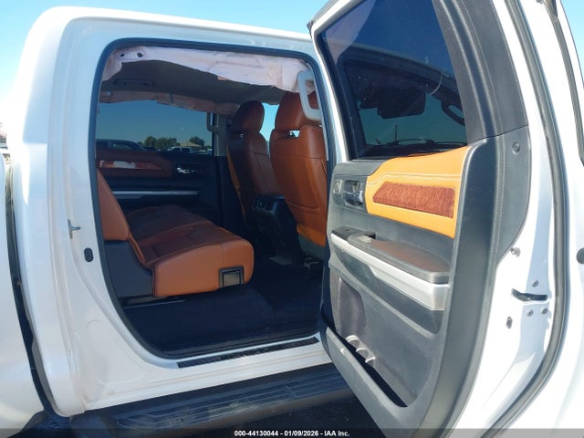 Toyota Tundra 1794 5.7l V8