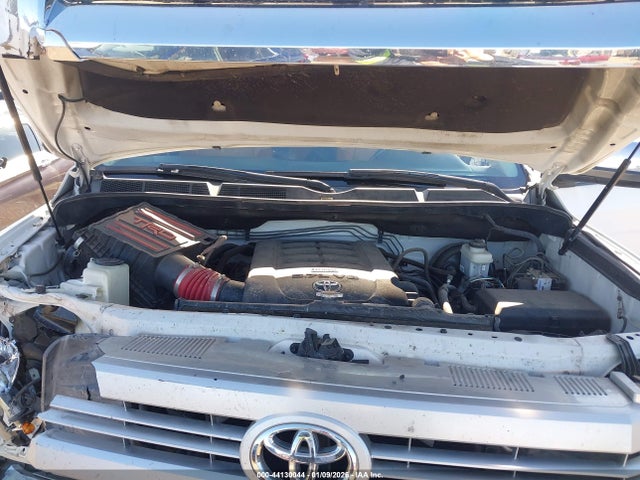 Toyota Tundra 1794 5.7l V8