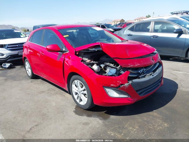 Salvage Hyundai ELANTRA Image