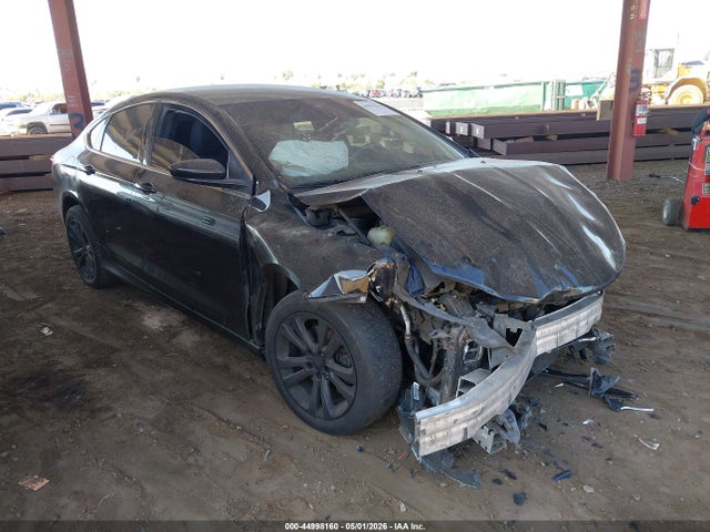 Salvage Chrysler 200 Image