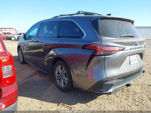 Toyota Sienna Xse