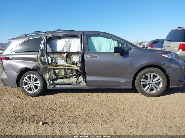 Toyota Sienna Xse