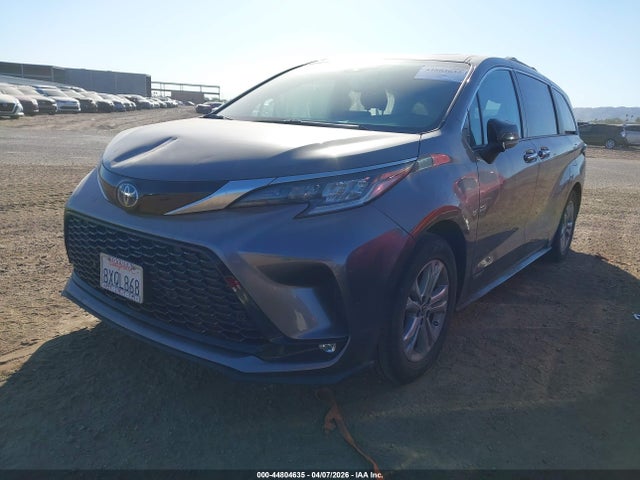 Toyota Sienna Xse