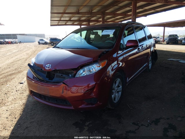 Toyota Sienna Le V6 8 Passenger