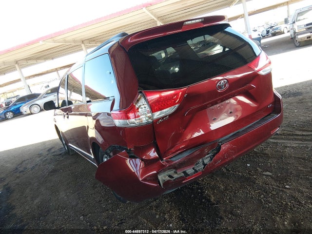 Toyota Sienna Le V6 8 Passenger