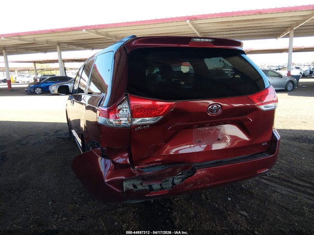 Toyota Sienna Le V6 8 Passenger
