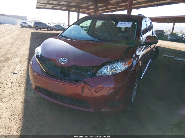 Toyota Sienna Le V6 8 Passenger