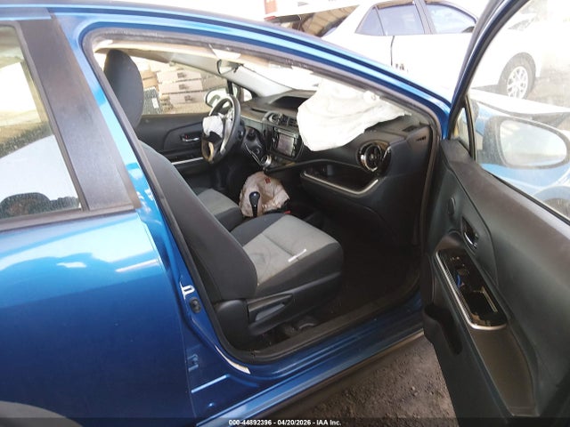 Toyota Prius c Two