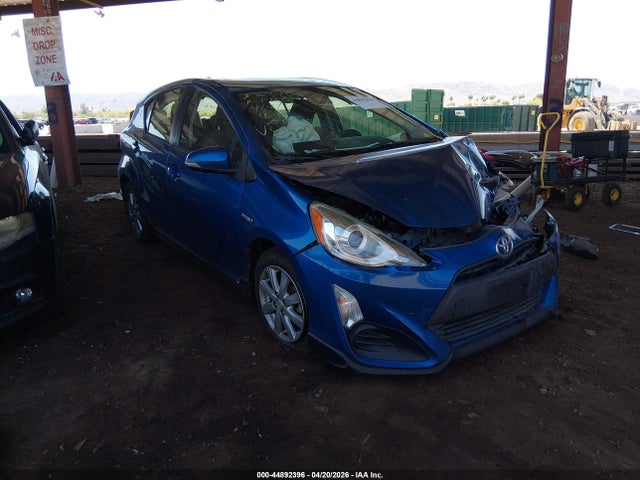 Salvage Toyota Prius c Image