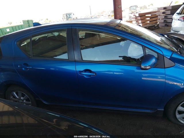 Toyota Prius c Two
