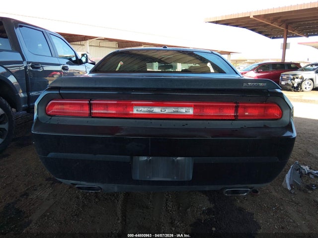 Dodge Challenger Srt8