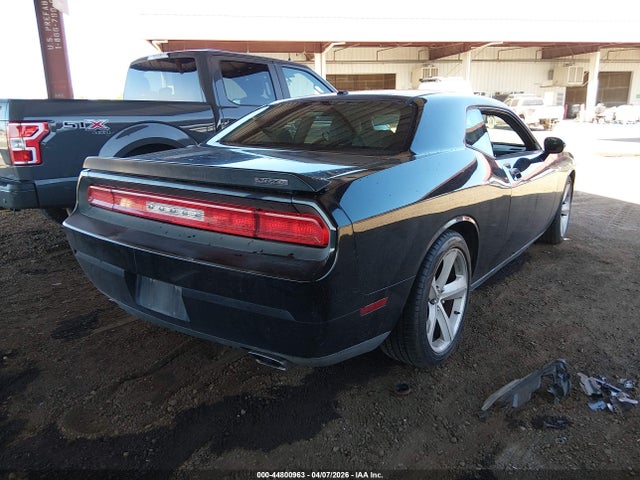 Dodge Challenger Srt8