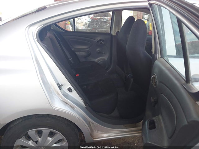 Nissan Versa 1.6 S+
