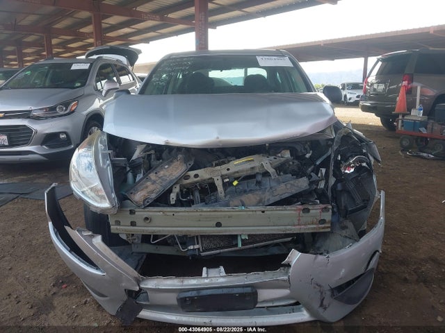 Nissan Versa 1.6 S+
