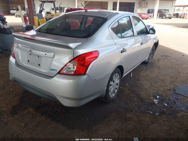 Nissan Versa 1.6 S+