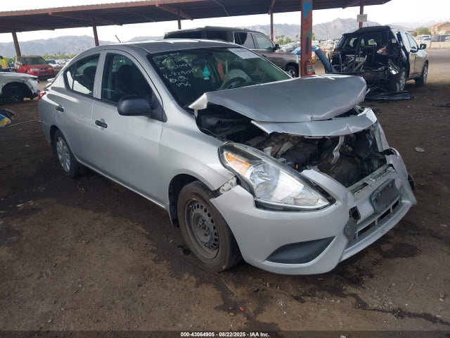 Salvage Nissan Versa Image