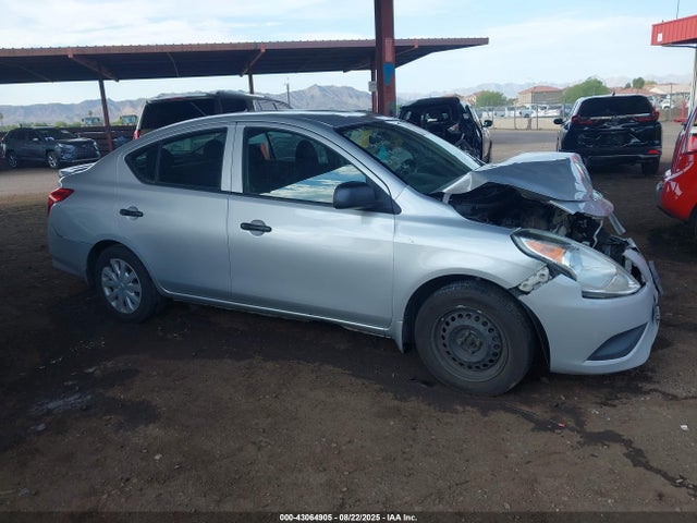 Nissan Versa 1.6 S+