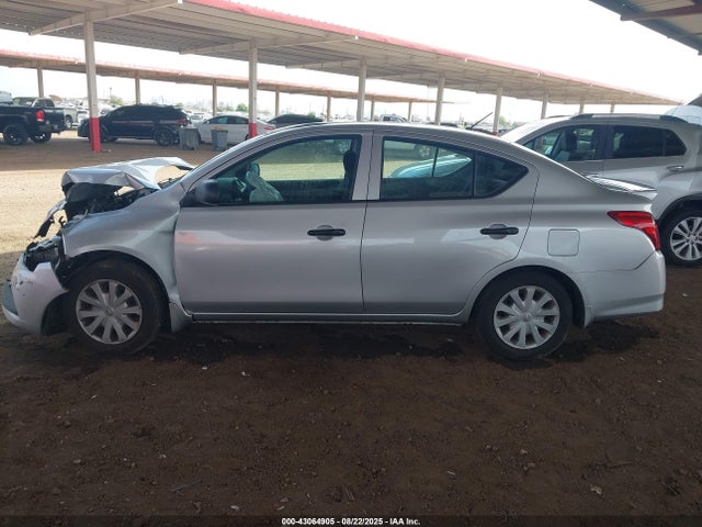 Nissan Versa 1.6 S+
