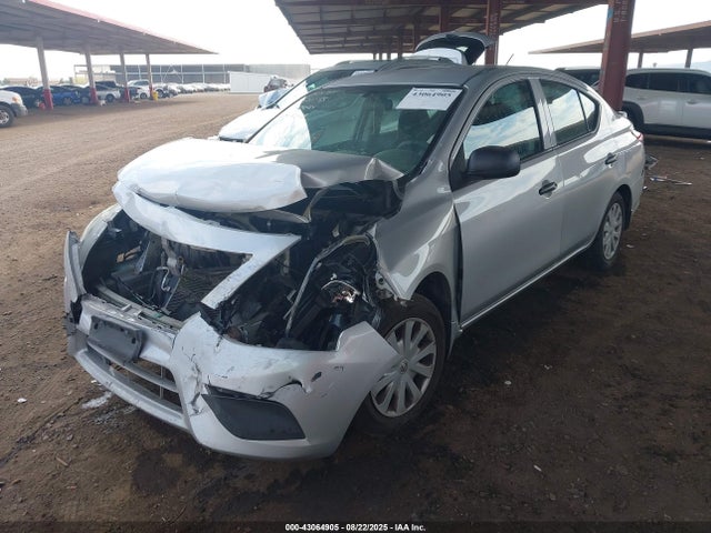 Nissan Versa 1.6 S+