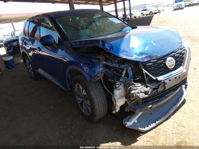 Salvage Nissan Rogue Image