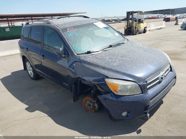Salvage Toyota RAV4 Image