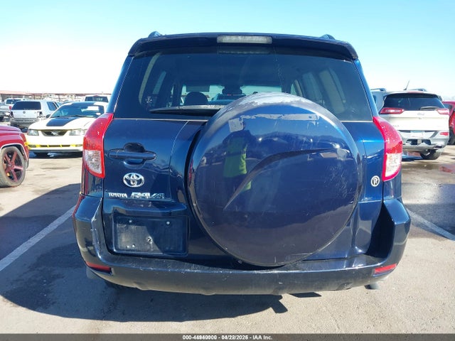Toyota RAV4 Limited V6