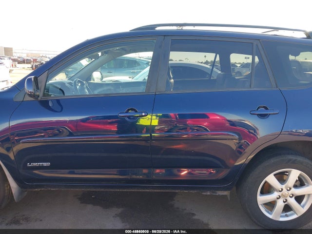 Toyota RAV4 Limited V6