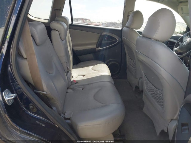 Toyota RAV4 Limited V6