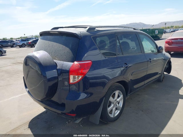 Toyota RAV4 Limited V6