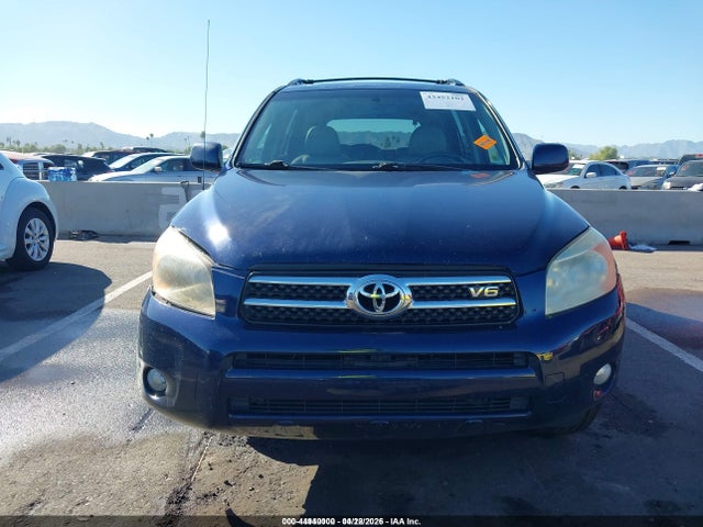 Toyota RAV4 Limited V6