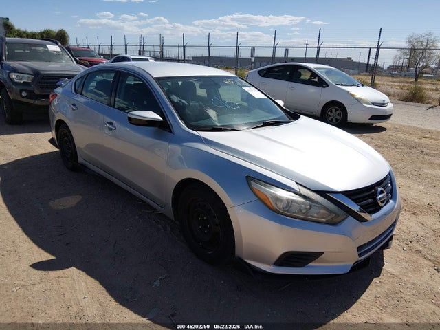 Salvage Nissan Altima Image