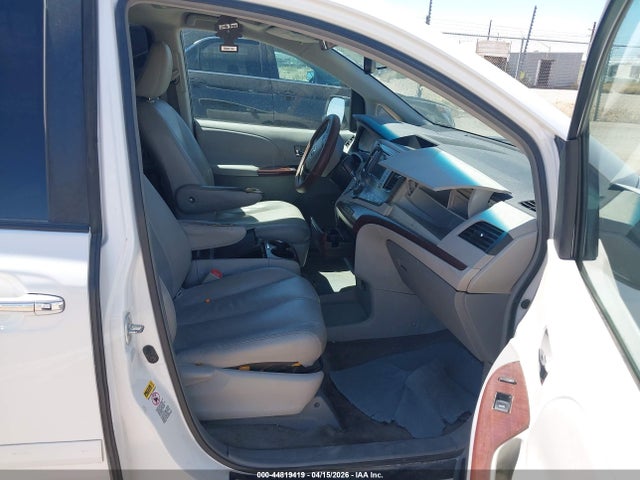 Toyota Sienna Xle V6
