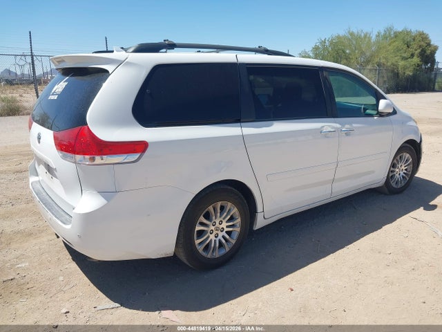 Toyota Sienna Xle V6