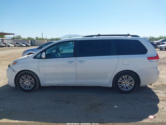 Toyota Sienna Xle V6