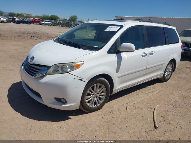 Toyota Sienna Xle V6