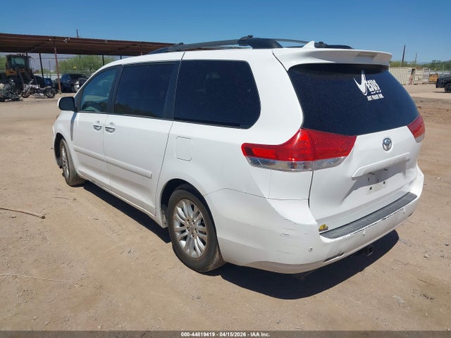 Toyota Sienna Xle V6