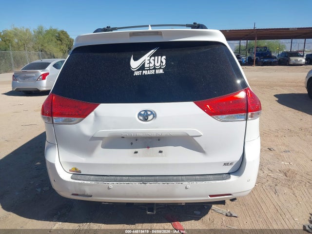 Toyota Sienna Xle V6