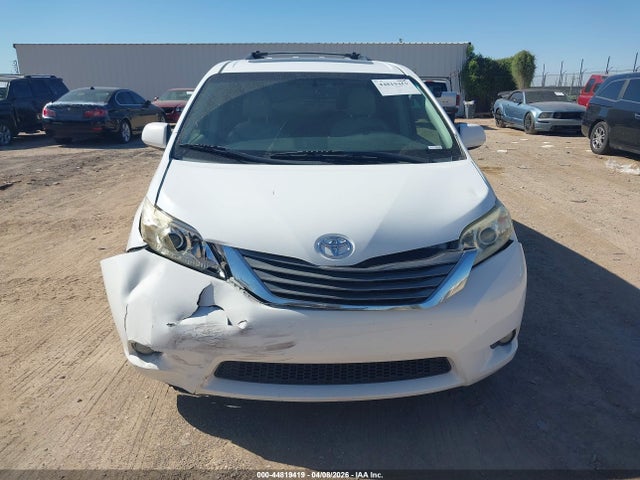 Toyota Sienna Xle V6
