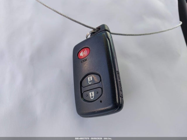 Toyota Prius v Three