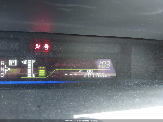 Toyota Prius v Three
