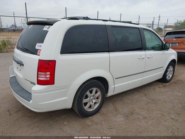 Chrysler Town & Country Touring