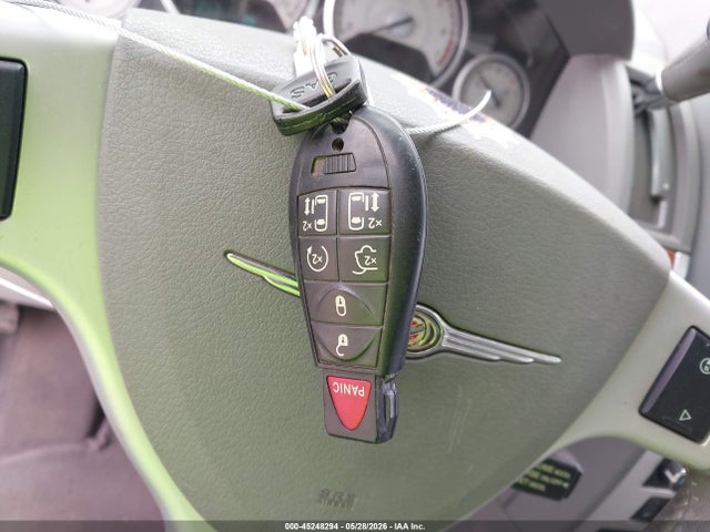 Chrysler Town & Country Touring