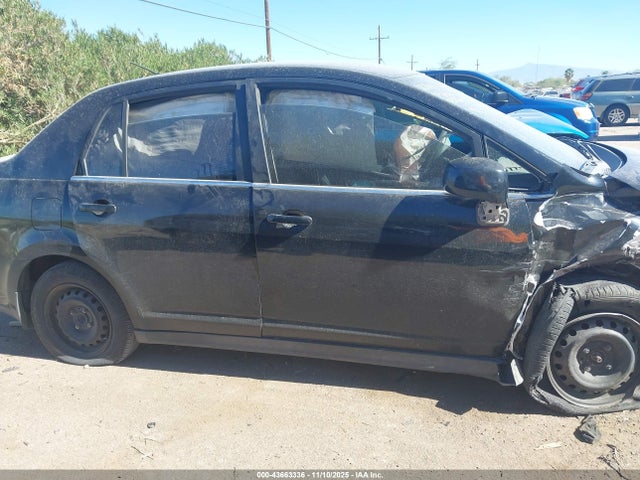 Nissan Versa 1.8s