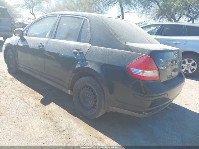 Nissan Versa 1.8s