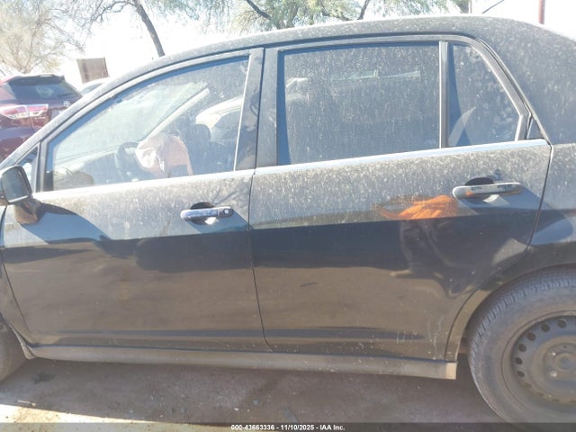 Nissan Versa 1.8s