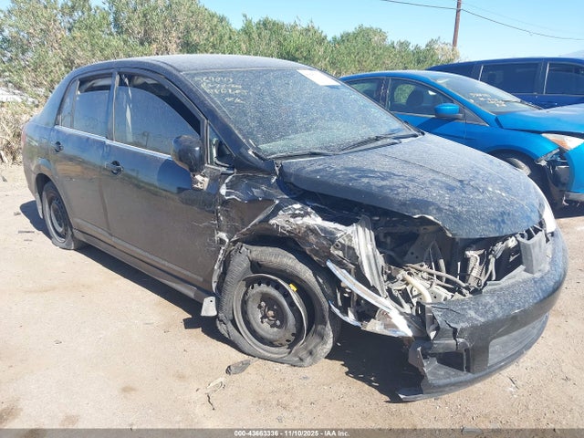 Nissan Versa 1.8s