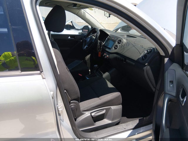 Volkswagen Tiguan S
