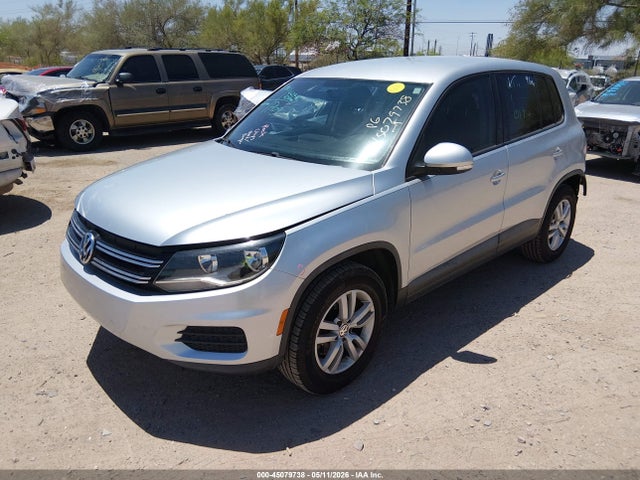 Volkswagen Tiguan S